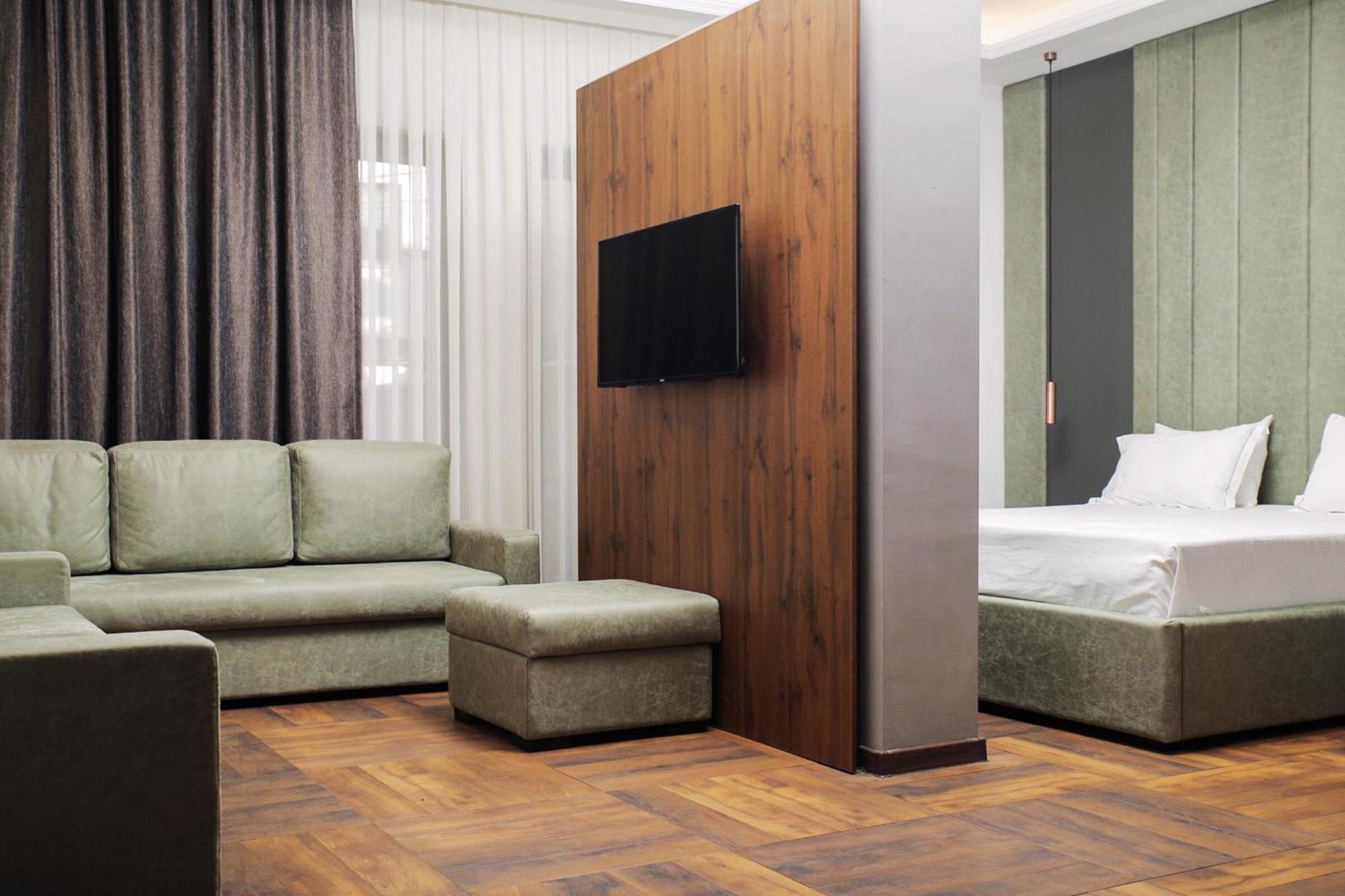 Triumf Hotel Prizren Buitenkant foto