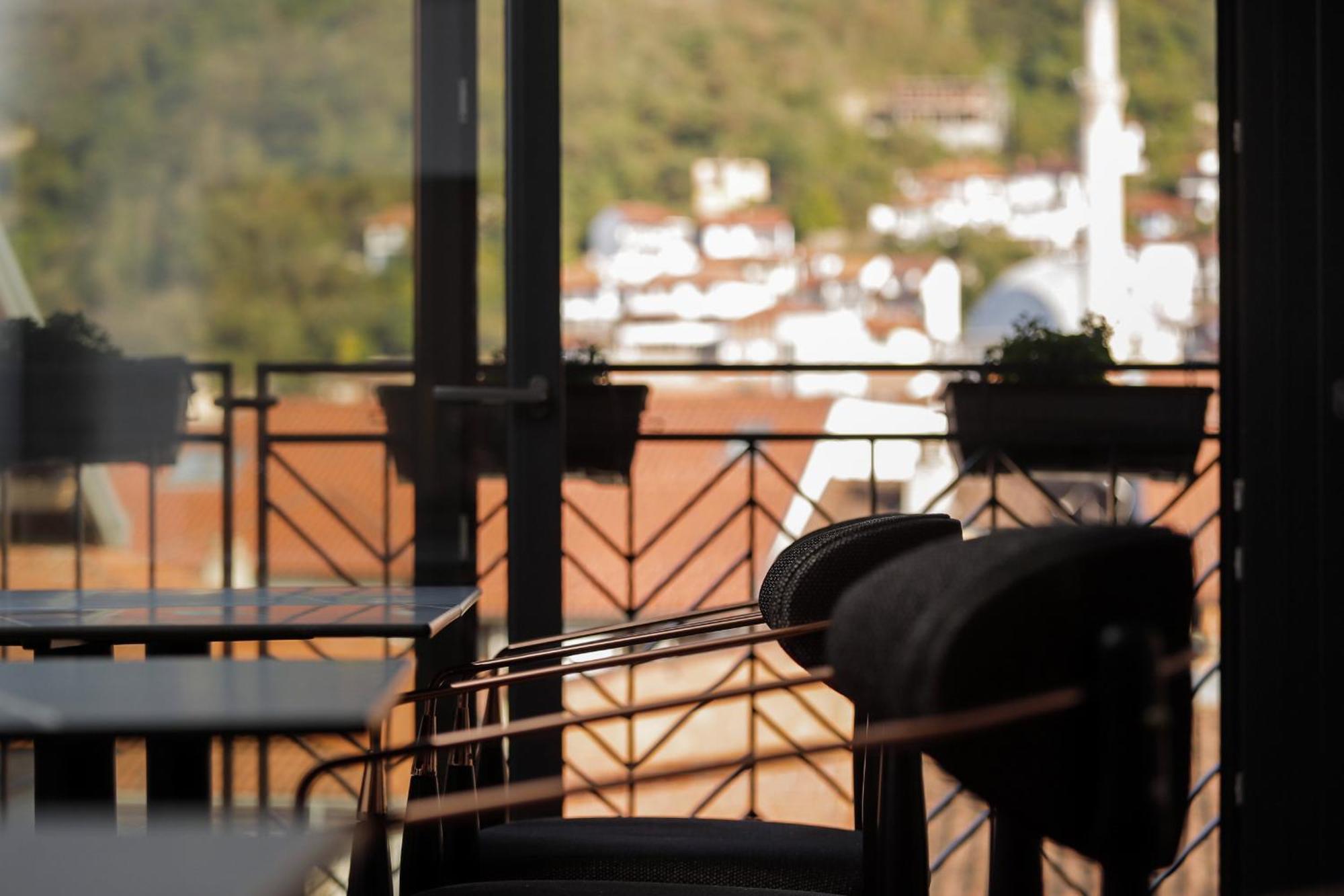 Triumf Hotel Prizren Buitenkant foto
