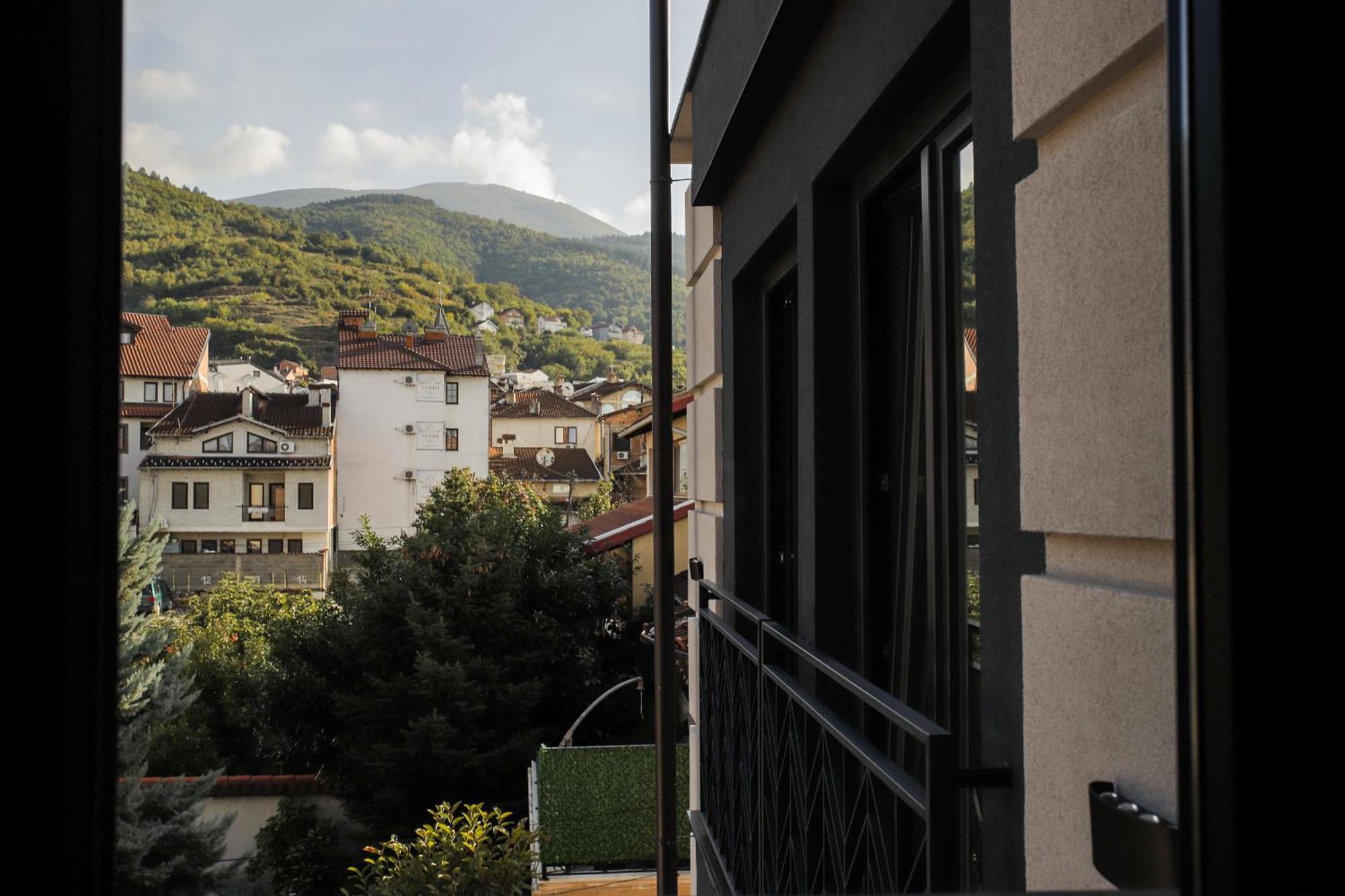 Triumf Hotel Prizren Buitenkant foto