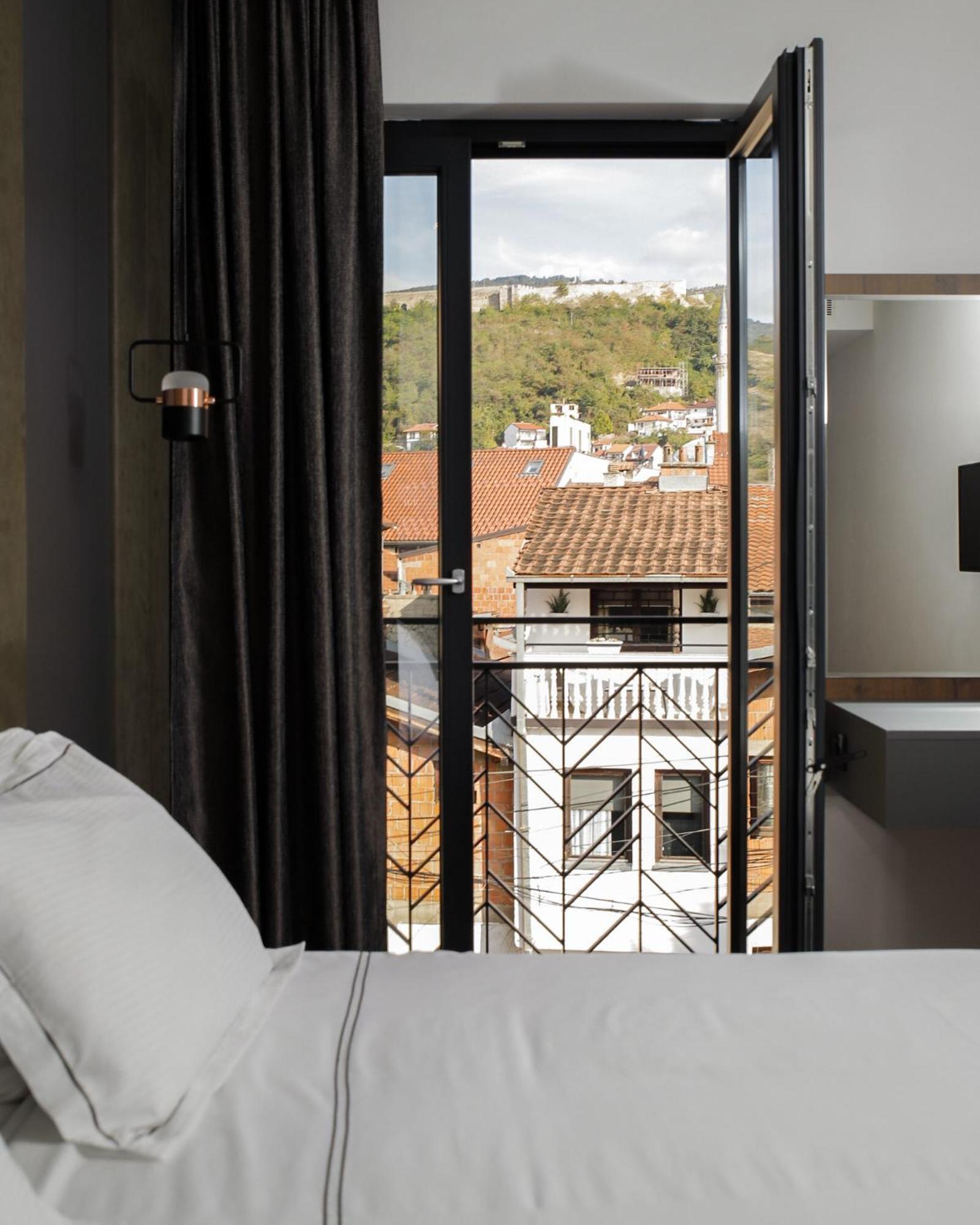 Triumf Hotel Prizren Buitenkant foto