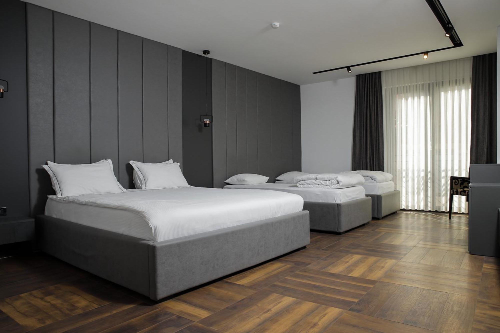 Triumf Hotel Prizren Buitenkant foto