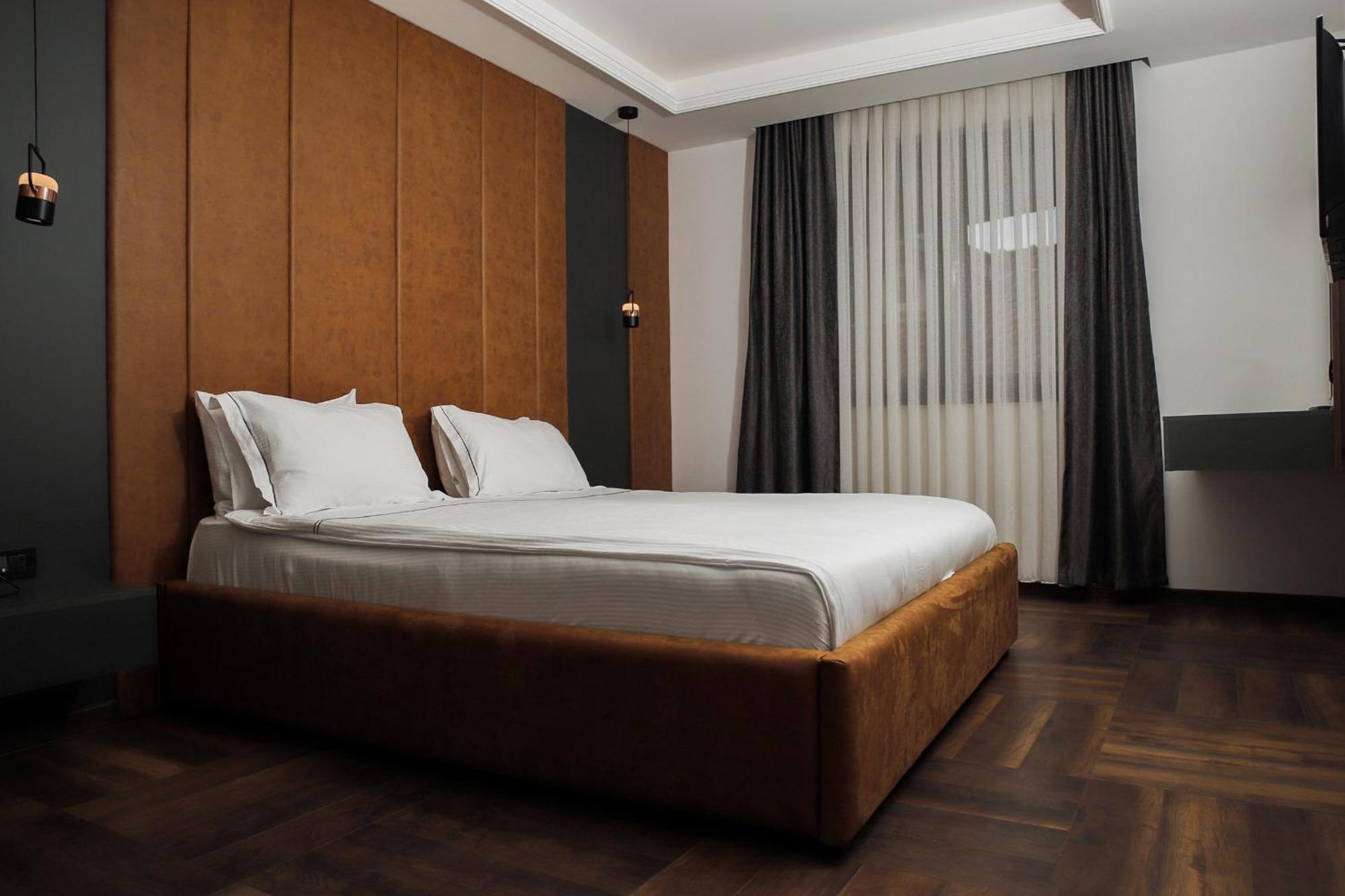 Triumf Hotel Prizren Buitenkant foto